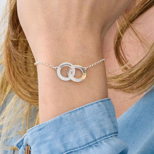 Interlocking Circles Bracelet with Engraving in Sterling Silver