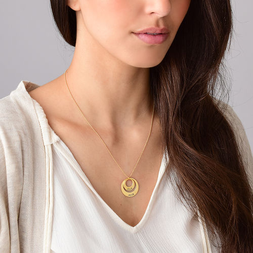 Jewelry for Moms - Disc Necklace in 10K Gold