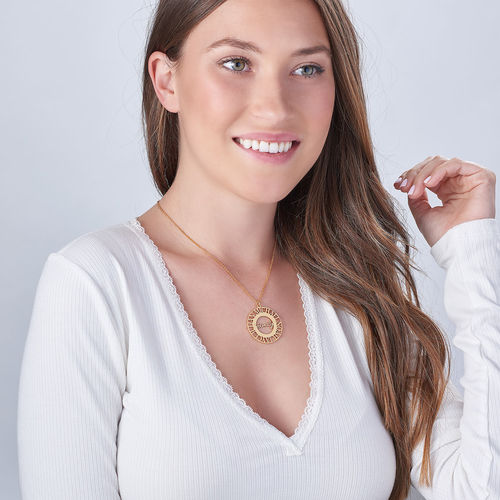 Mom Circle Necklace in Gold Plating