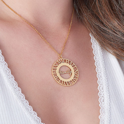 Mom Circle Necklace in Gold Plating